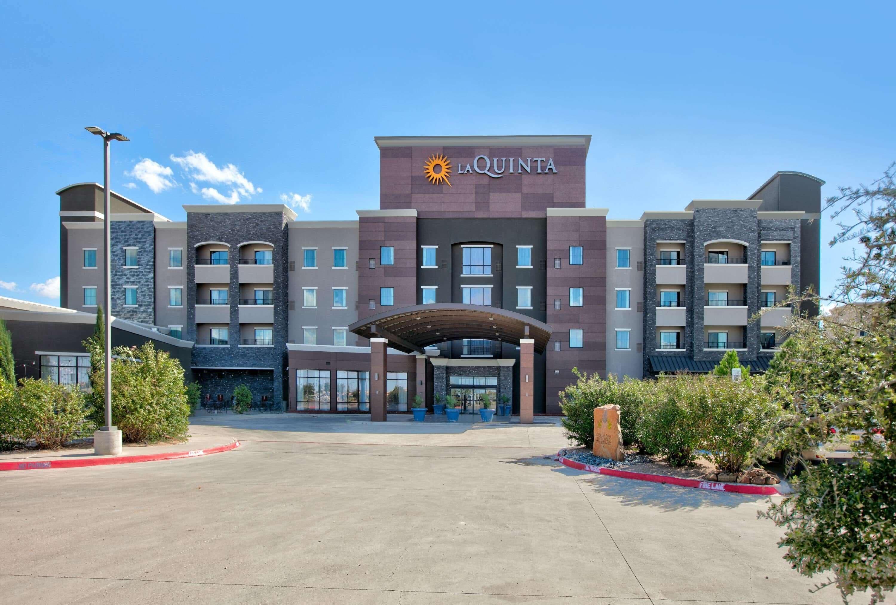 5 Smart 3-Star Hotels Near Shadow Hills Golf Course